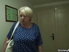 Petite minx et meurtrier chauve poupee sexuel porno ont des relations sexuelles incroyables dans le salon