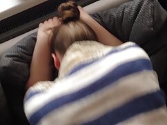 Après avoir retiré le plug anal de son cul, la mariée est prête video porno sexuel
