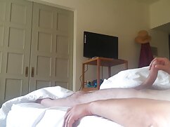 Les hommes décident de donner à la nana une leçon de porno poupé sexuel perçage de chatte à trois