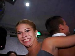 Petite MILF asiatique avec xxx porno sexuel des tatouages percés par un voisin mature