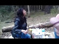 Chérie adolescente blonde porno sexeulle avec un corps mince chevauchant une grosse bite noire