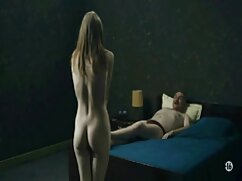 Les amants jeunes et excités sont pleinement engagés dans video sexuelle porno un atelier