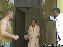 Angel Wicky, fille aux cheveux roses et aux gros seins, a besoin d'une bonne agression sexuelle xxx bite
