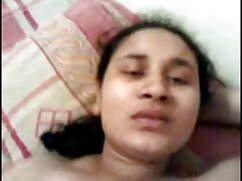 Une superbe mignonne asiatique porno sexelle chevauche son homme après une orale intense