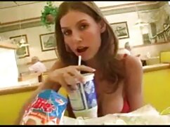 Michael Stefano pousse porno sexuels sa bite bien dure dans le trou du cul de Bella Rolland