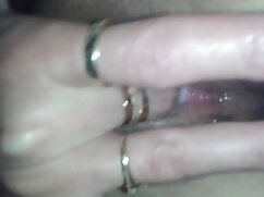 Raunchy MILF profite d'une scène poupee sexuelle porn de trio MMF