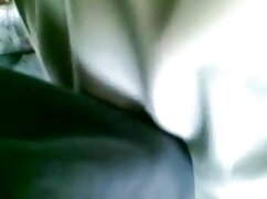 Action agression porno de sexe anal hardcore avec une brune incroyable et un mec chanceux