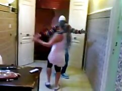 Une brune élégante sexualité xxx se fait manger la chatte et se faire ramoner