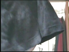 Ebony lady est enchantée par le poupée sexuel porno contraste de cette grosse bite blanche
