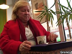 Une mère a surpris sa jeune fille en train massage sexuel video de faire l'amour et veut voir comment elle le fait