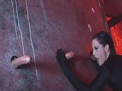 La sensuelle fille brune Julia De Lucia se fait percuter par son prono sexiel thérapeute