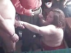 Hottie passe du bon temps agression sexuelle porno avec un sportif dans les vestiaires