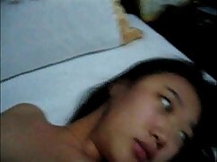 Mimi Allen montre son merveilleux corps maigre et sombre. porno agression