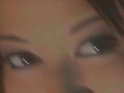 La blonde pulpeuse a un morceau porno sexiel de chatte incroyable