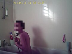 Cutie maigre gémit en prono sexuelle POV tout en prenant une bite dans la chatte serrée
