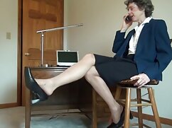 Le petit ami de rapport sexuel porno BFF excite et excite une adolescente brune