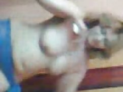 Deux couples noirs sont en train de baiser la sexuelle xxx chatte