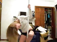 Plantureuse blonde adore faire prono sexuelle des bites aussi dures qu'un roc