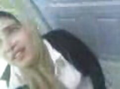 Un chiropraticien donne un massage sexuel spécial à la mignonne Madame porno sexuel noir