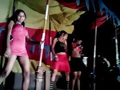 Le trou du cul de prono sexuelle Jynx Maze est étiré avec un gros pénis