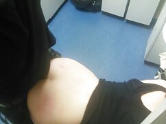 Après s'être amusé avec un jouet sexuel, une salope porno be sexuel asiatique veut sucer une bite